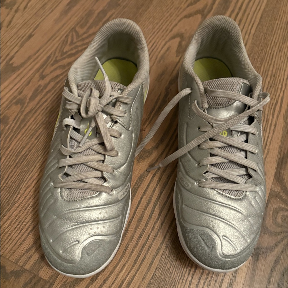 Nike Tiempo Women’s Indoor Soccer Shoes